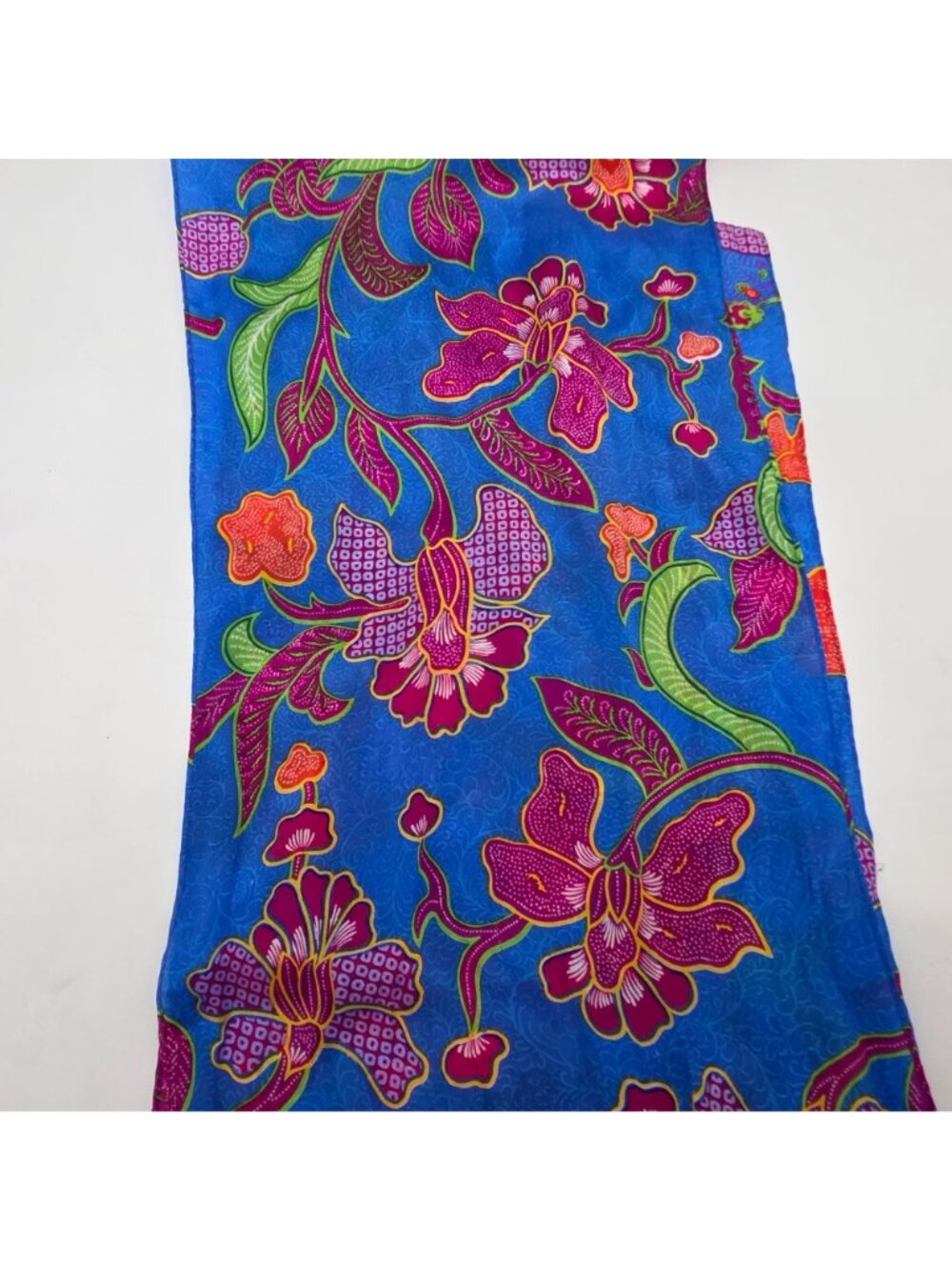 Liz Claiborne Floral Scarf Blue & Pink Lightweight Vibrant Pattern 52"x10" - Picture 4 of 7